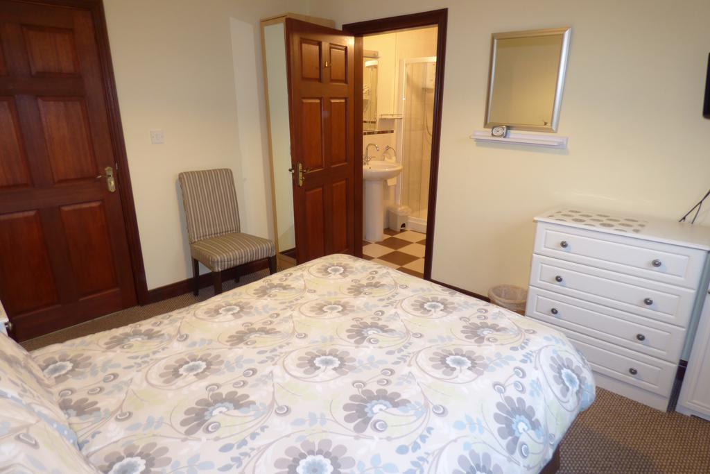 Ken-Mar House Bed And Breakfast Ballymoney Room photo